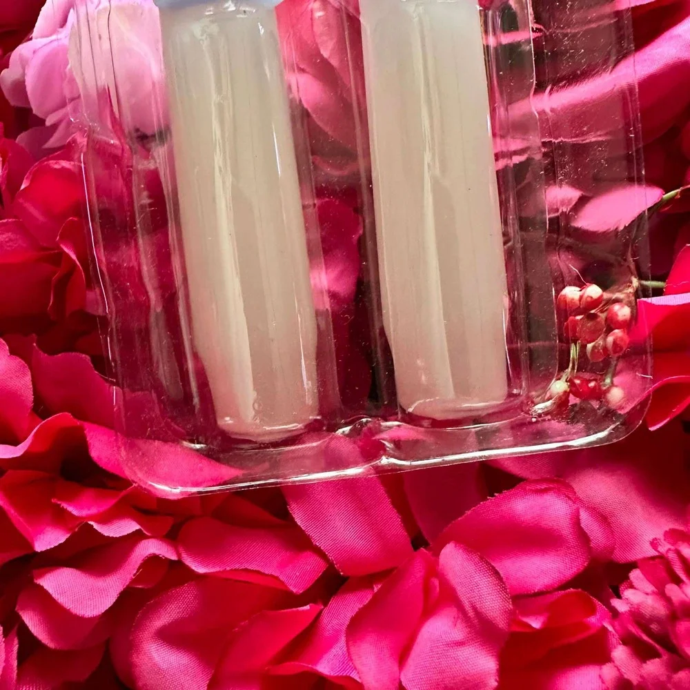 Avon Gift Collection White‎ Candles with Blue Bunny Charm